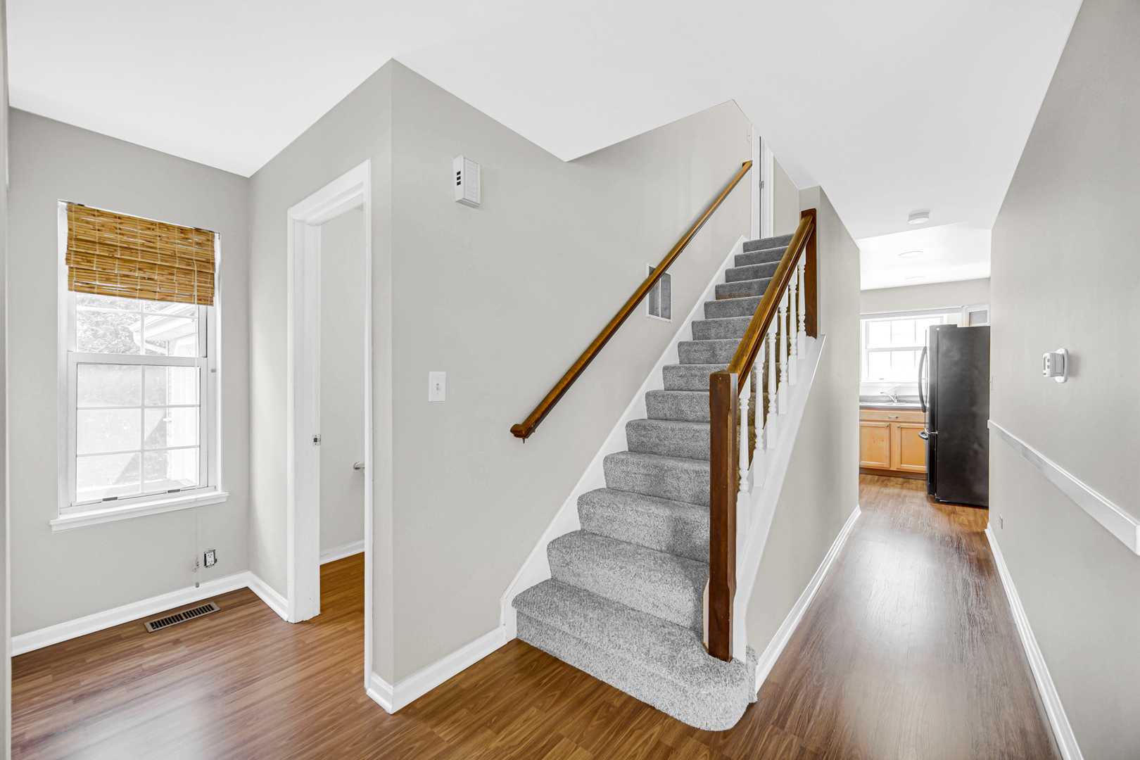 642 Dunham Road Gurnee, IL 60031 - Photo 2 of 23