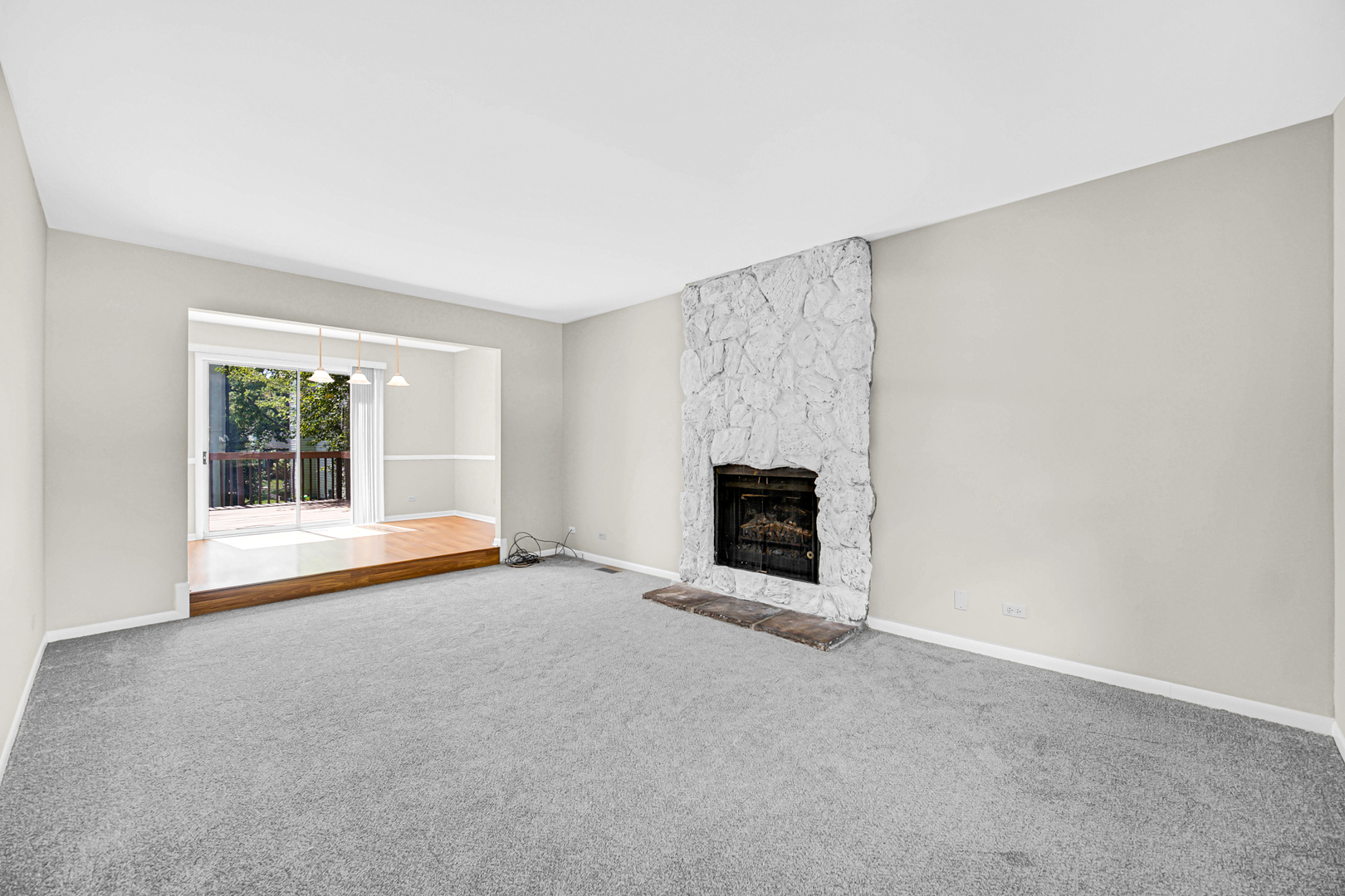 642 Dunham Road Gurnee, IL 60031 - Photo 4 of 23