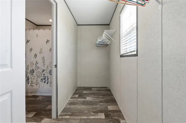 a view of empty room with window