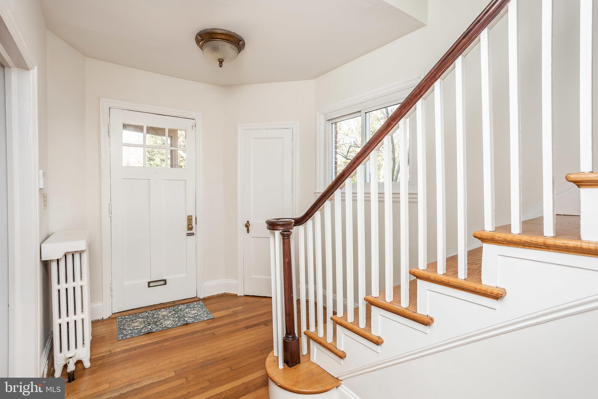 6105 Pinehurst Road Baltimore, MD 21212 - Photo 5 of 51 Entry Foyer