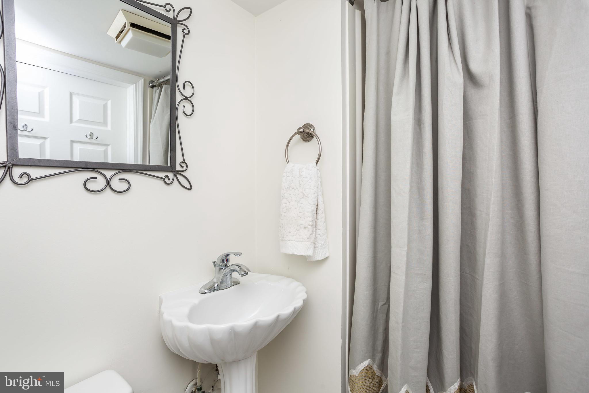 6105 Pinehurst Road Baltimore, MD 21212 - Photo 45 of 51