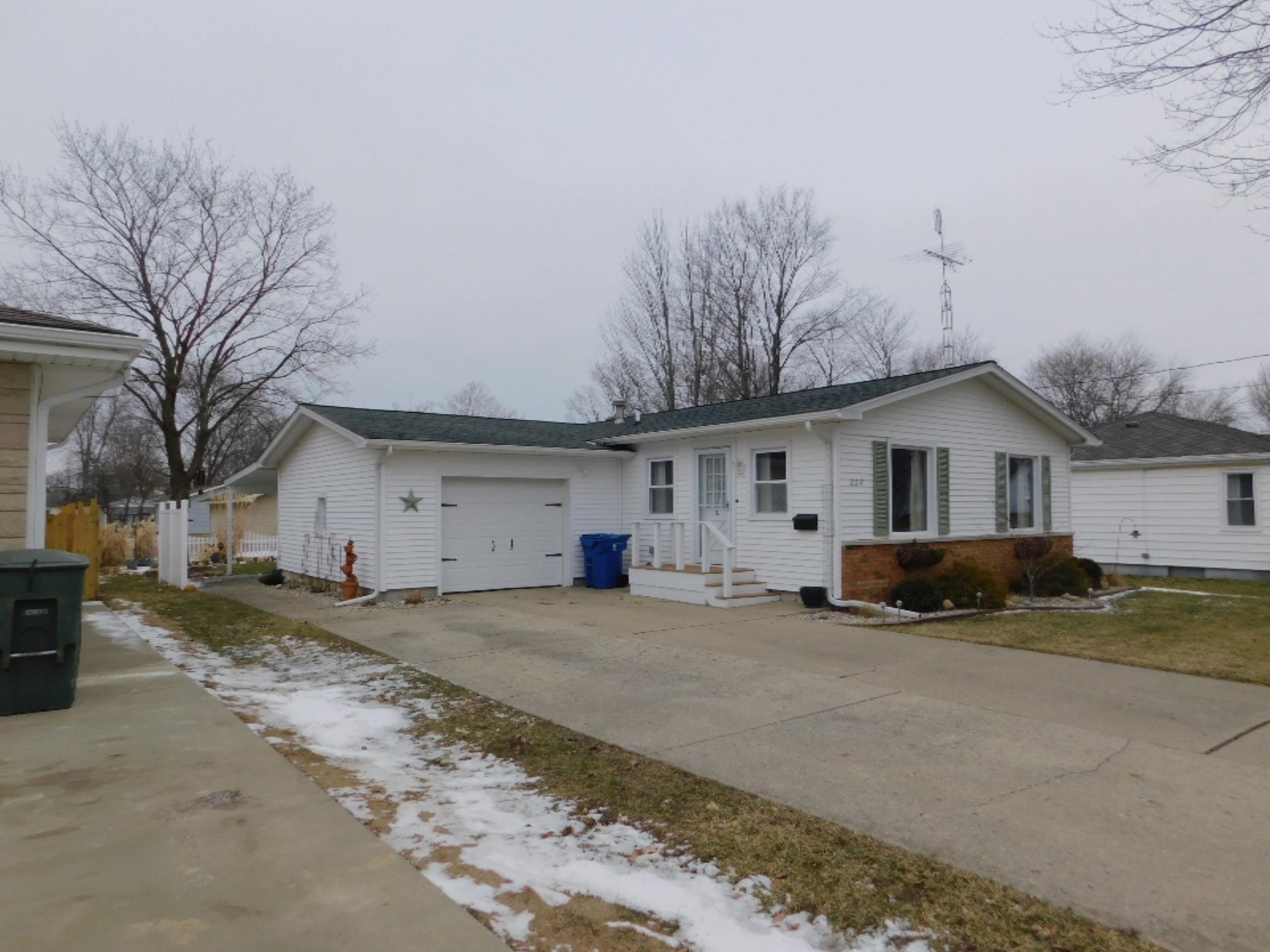 227 North Ruggles Street Bronson, MI 49028 - Photo 5 of 54 Moon 080