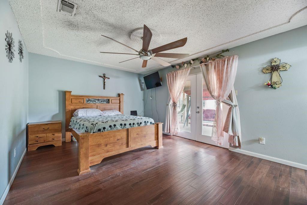 22 Spring Oaks Road Burleson, TX 76028 - Photo 28 of 34 Gallery Image 28