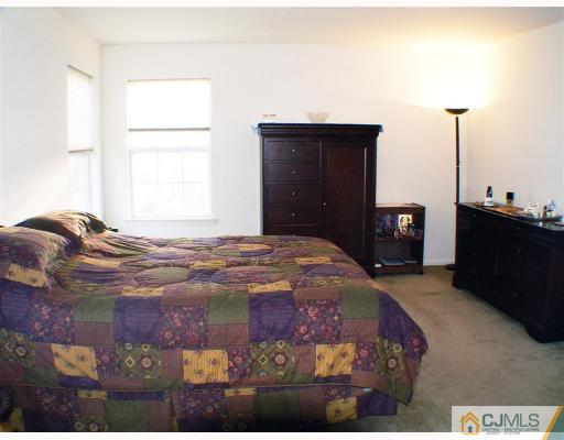 331 Hawthorne Road North Brunswick, NJ 08902 - Photo 7 of 10