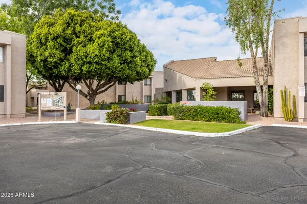 $244,990 | 1920 West Lindner Avenue, Unit 207, Mesa, AZ 85202