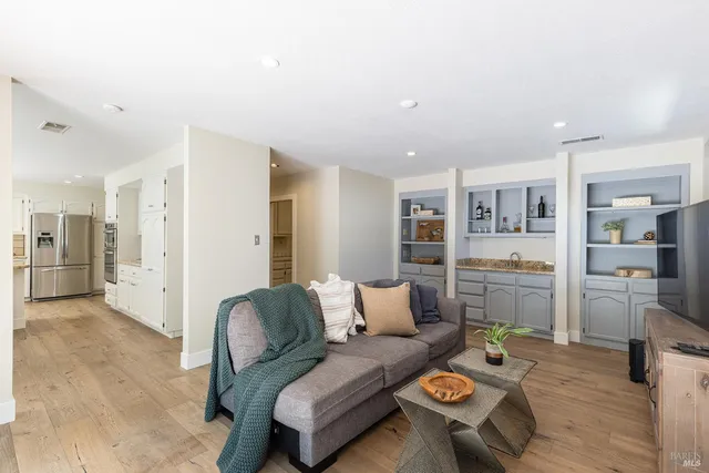 $1,575,000 | 1018 Oakmont Court, Napa, CA 94559