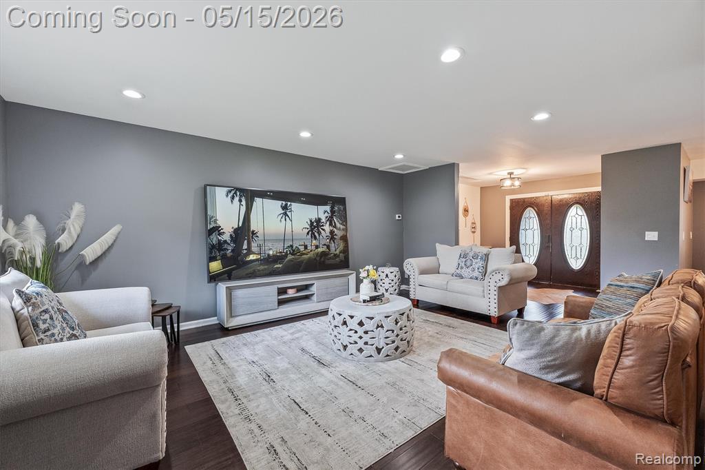33429 Quaker Valley Road Farmington Hills, MI 48331 - Photo 5 of 45 Gallery Image 5