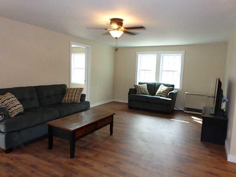 96 Graylock Road Warren, ME 04864 - Photo 5 of 12 Living Room.