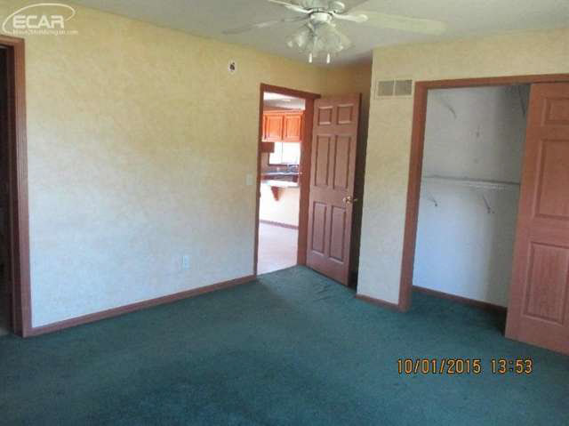 8440 Fenton Road Grand Blanc, MI 48439 - Photo 15 of 30 20451110-14.JPG