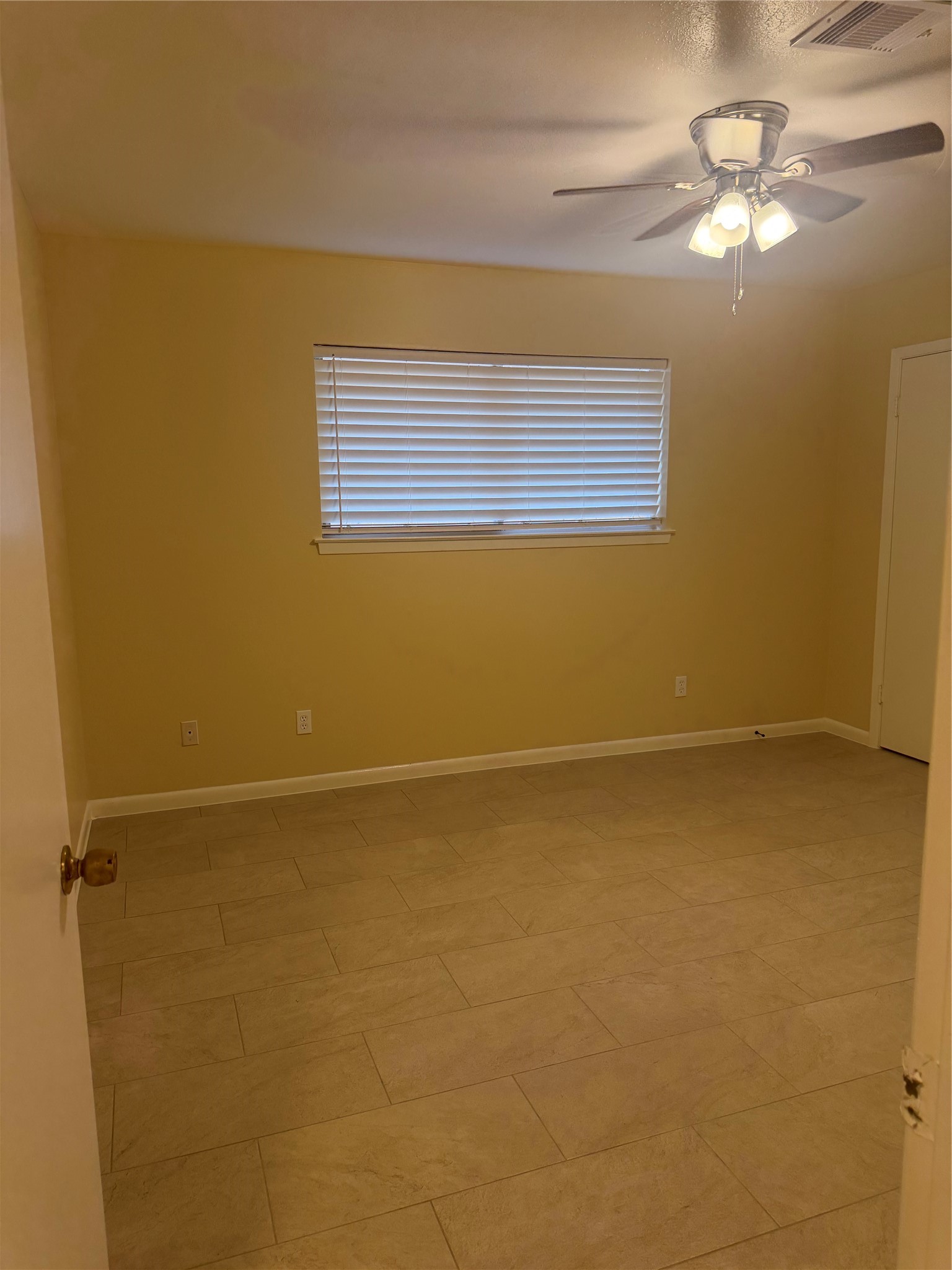 7335 Tanager Street Houston, TX 77074 - Photo 9 of 15