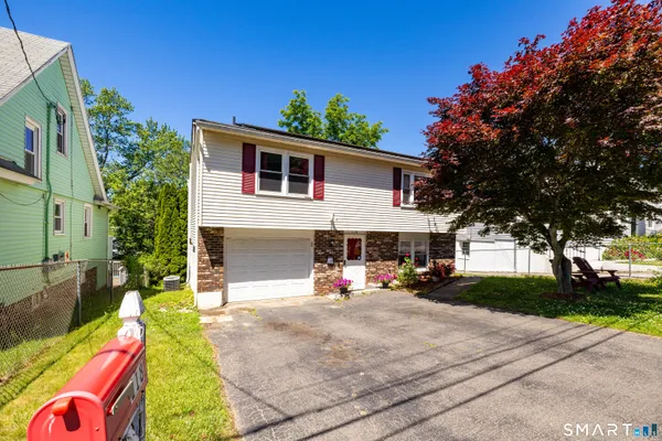 $270,000 | 118 Norton Street, Waterbury, CT 06708