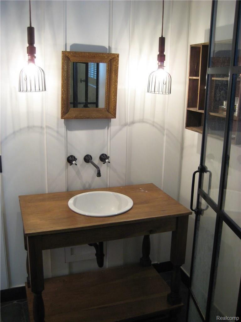 116 Kerby Road Grosse Pointe, MI 48236 - Photo 13 of 15 IMG_9477.JPG