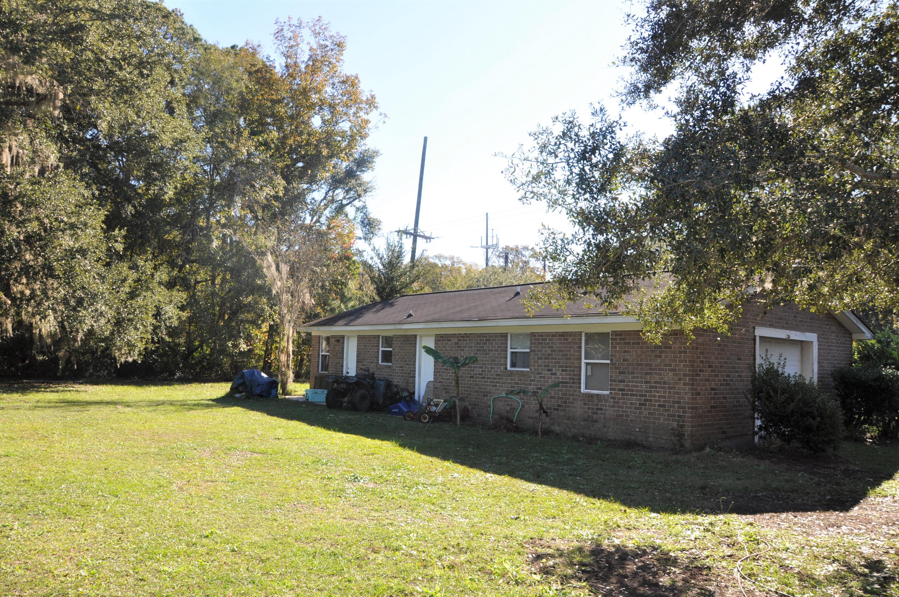 1990 Liberia Road Wadmalaw Island, SC 29487 - Photo 15 of 19 Garage back