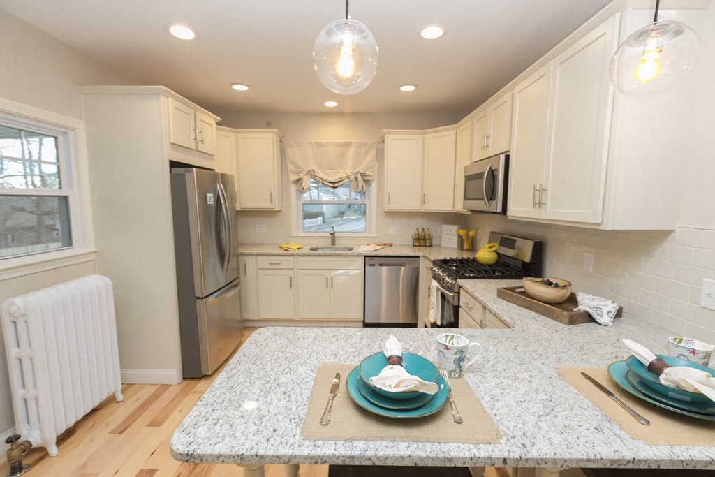46 Standish Road Quincy, MA 02171 - Photo 3 of 25 Gallery Image 3