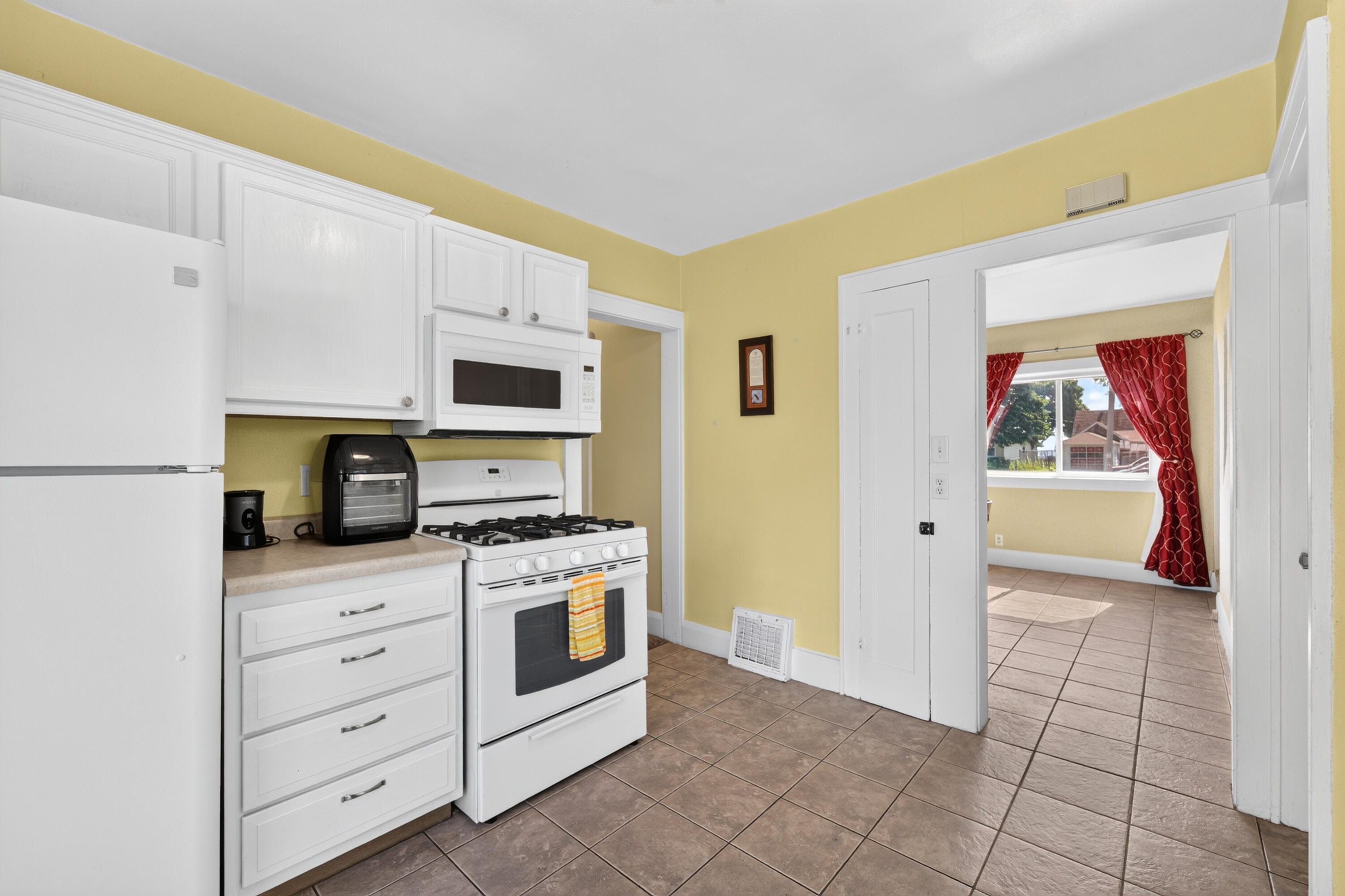 3614 Sheridan Road Mount Pleasant, WI 53403 - Photo 6 of 18 3614 Kitchen 2