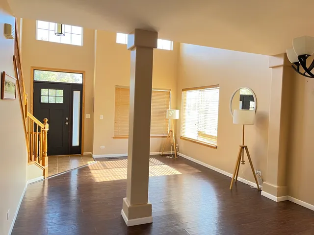 $3,200 | 2289 Grand Pointe Trail, Aurora, IL 60503