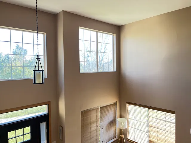 $3,200 | 2289 Grand Pointe Trail, Aurora, IL 60503