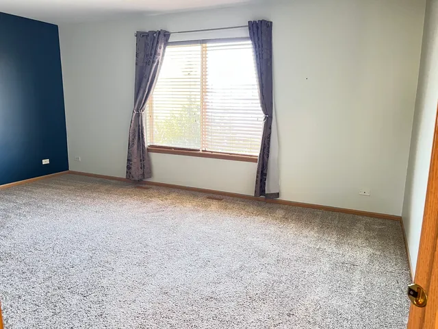 $3,200 | 2289 Grand Pointe Trail, Aurora, IL 60503