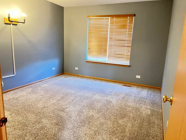 $3,200 | 2289 Grand Pointe Trail, Aurora, IL 60503