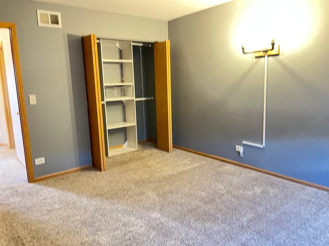 $3,200 | 2289 Grand Pointe Trail, Aurora, IL 60503