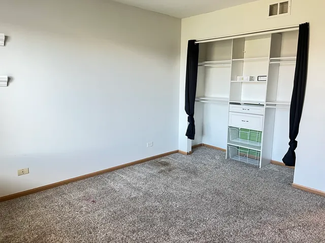 $3,200 | 2289 Grand Pointe Trail, Aurora, IL 60503