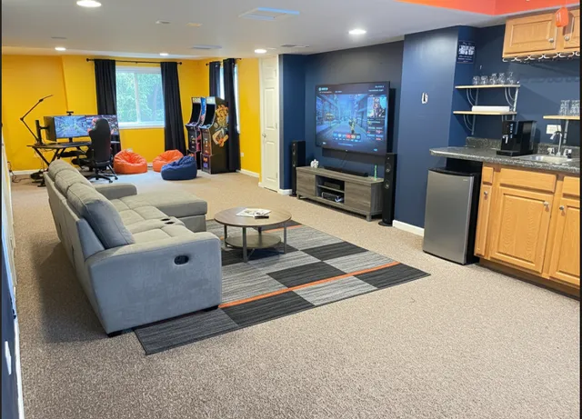 $3,200 | 2289 Grand Pointe Trail, Aurora, IL 60503