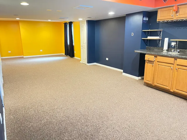 $3,200 | 2289 Grand Pointe Trail, Aurora, IL 60503