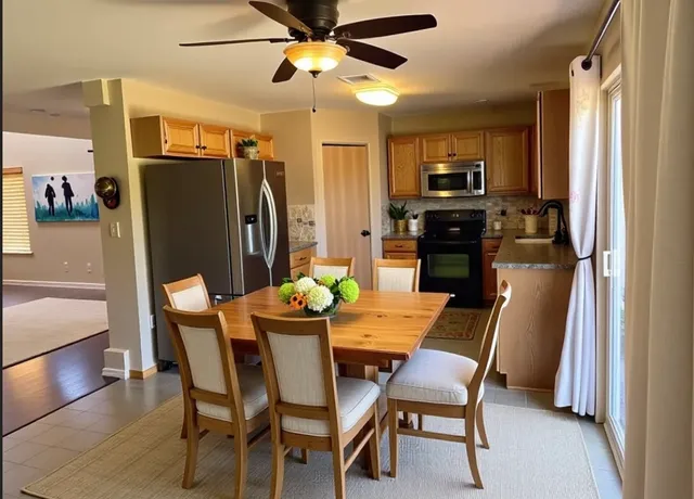 $3,200 | 2289 Grand Pointe Trail, Aurora, IL 60503