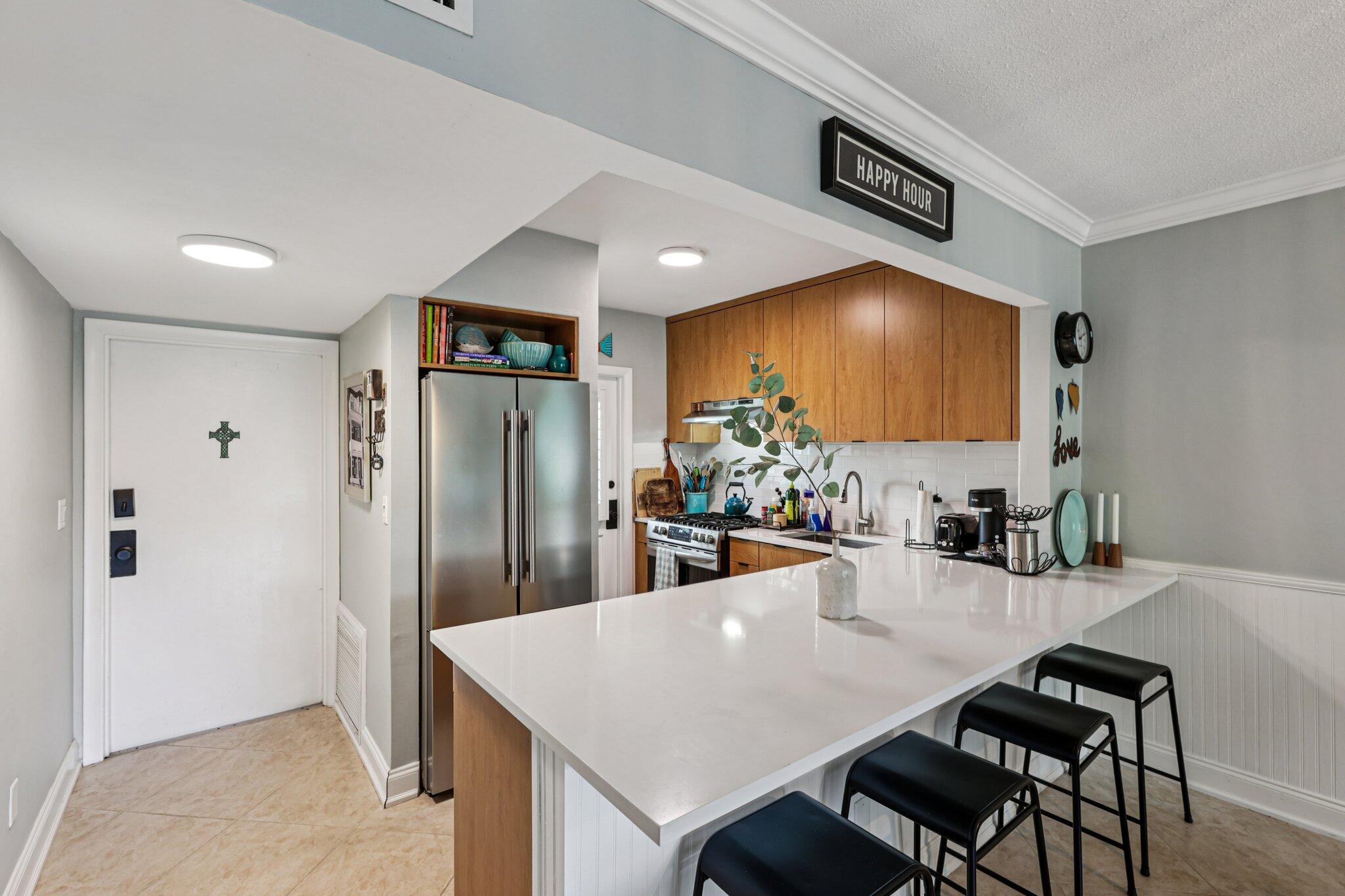200 East Royal Palm Road, Unit 3030 Boca Raton, FL 33432 - Photo 3 of 30 a view of a dining room with furniture