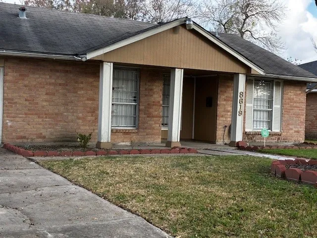 $350,000 | 8619 Leawood Boulevard, Houston, TX 77099