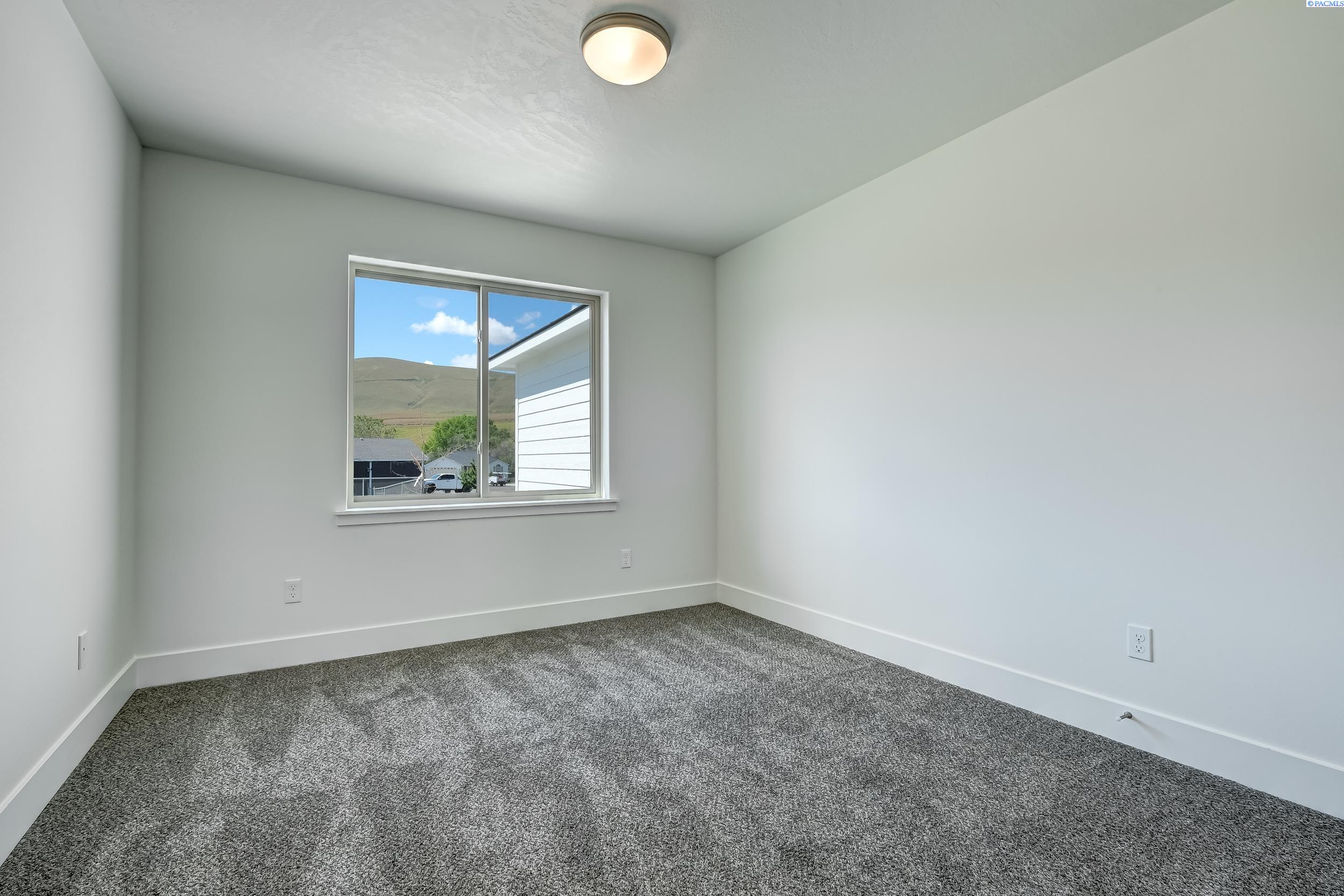 1618 Kendall Road Benton City, WA 99320 - Photo 6 of 29 Gallery Image 6