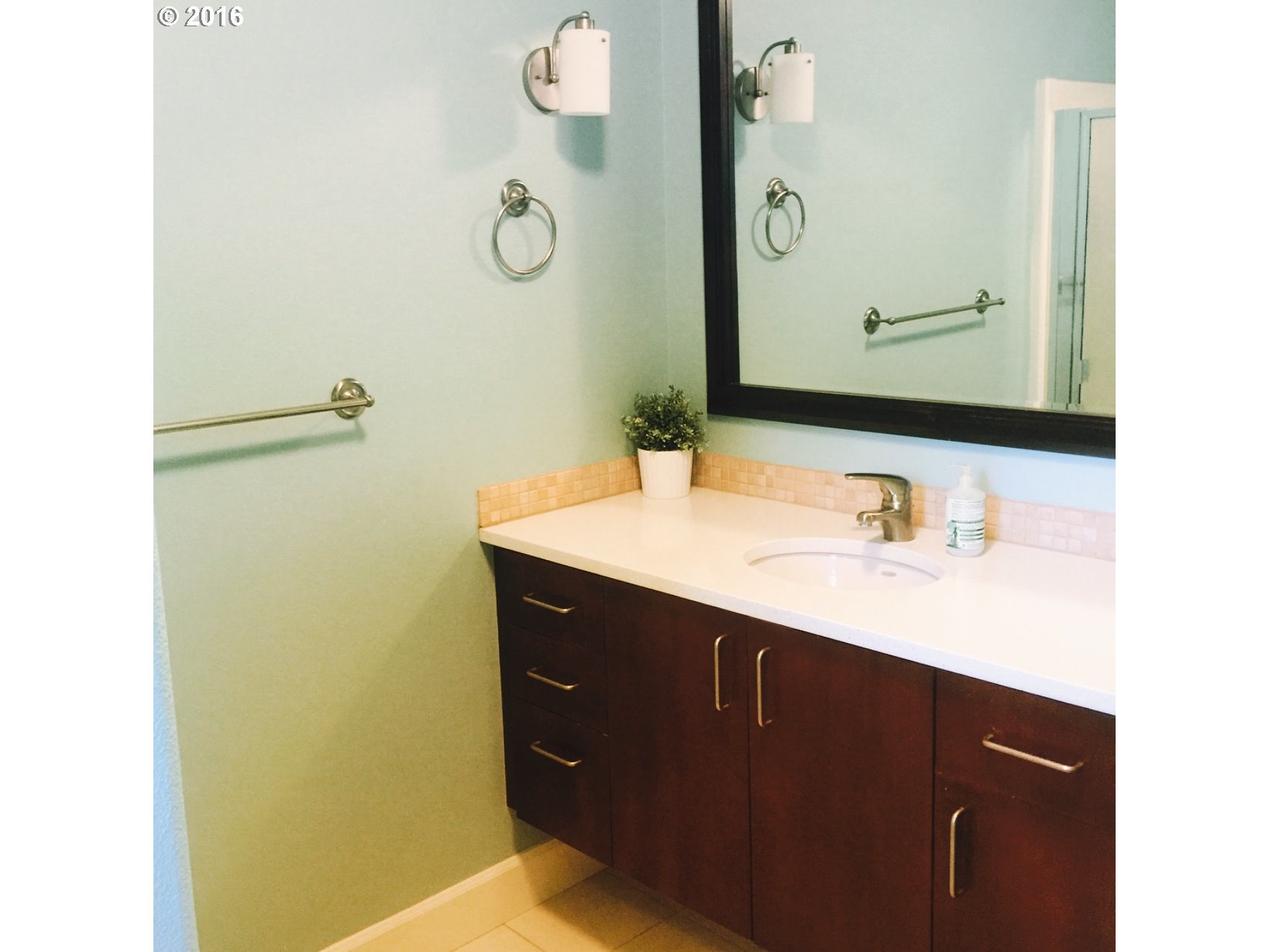 12824 Southwest Boones Ferry Road Lake Oswego, OR 97035 - Photo 7 of 12 Gallery Image 7