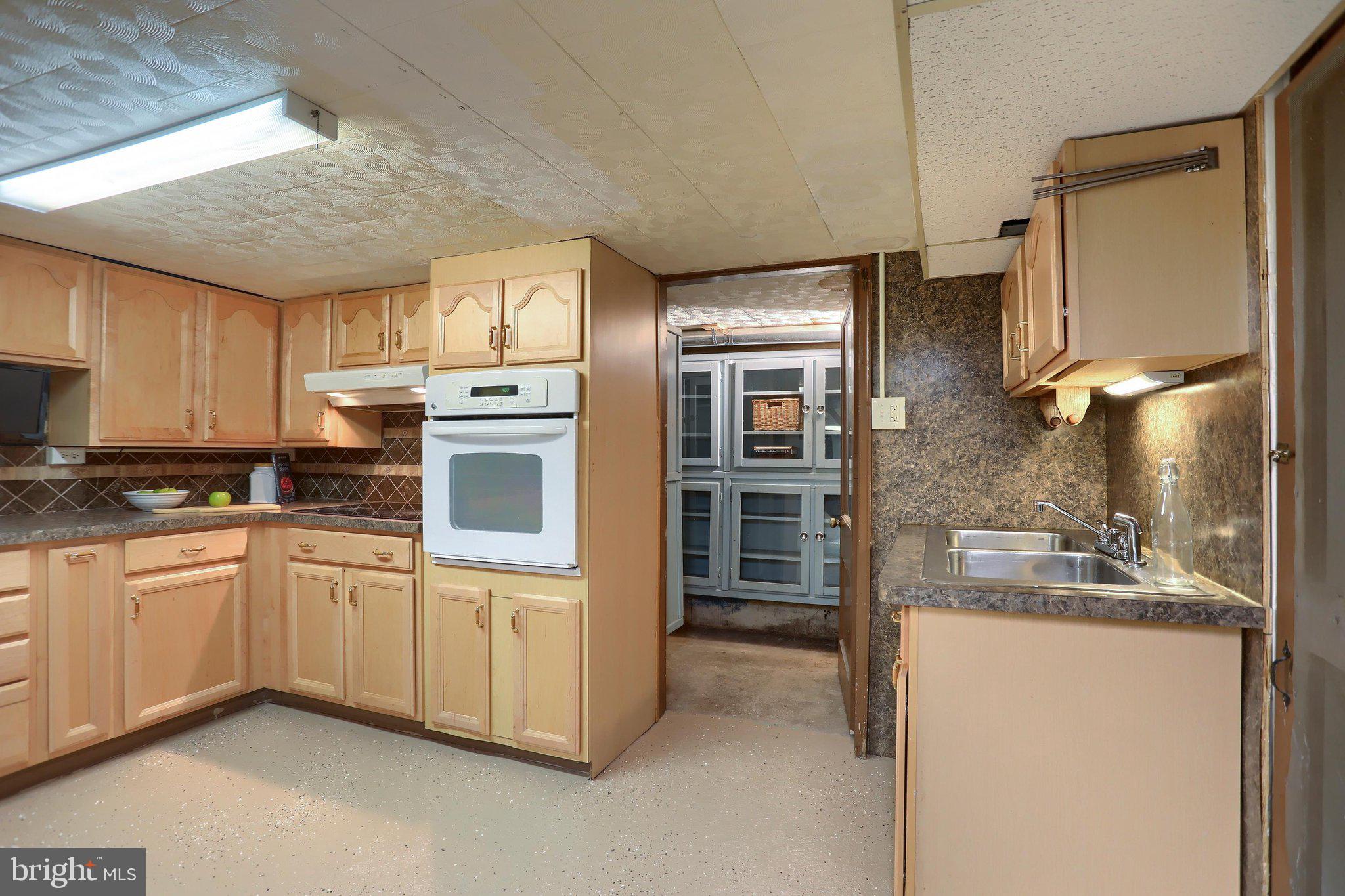 735 Rosedale Avenue Middletown, PA 17057 - Photo 31 of 48 Large walk in pantry off of this kitchen.