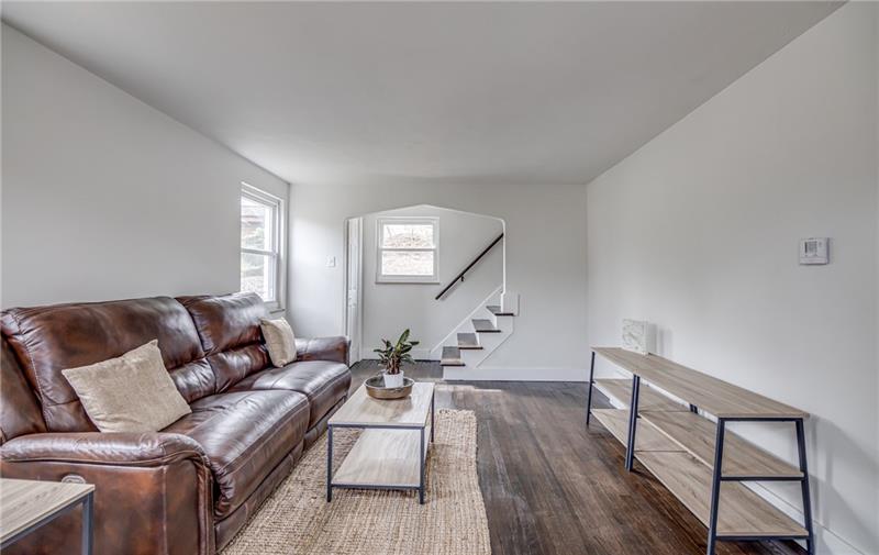 113 Spring Grove Road Pittsburgh, PA 15235 - Photo 2 of 19 Gallery Image 2