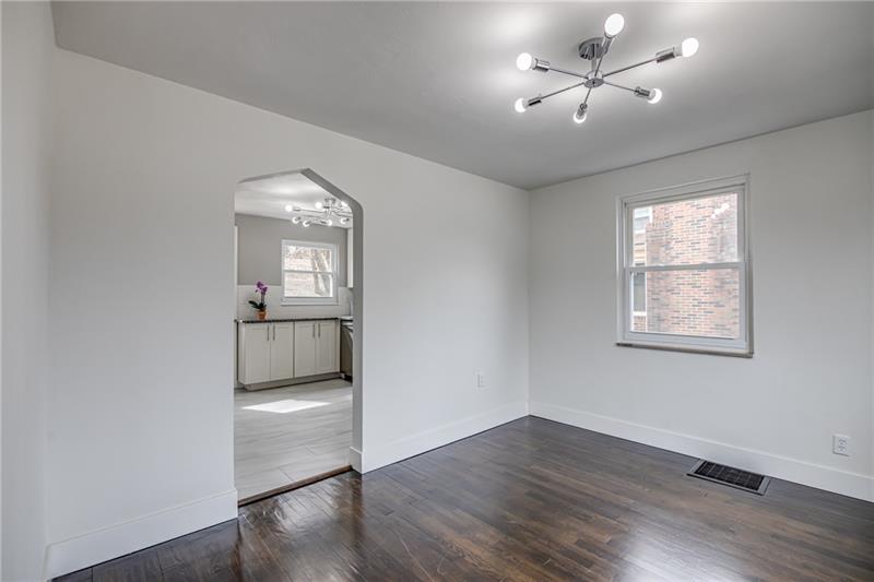 113 Spring Grove Road Pittsburgh, PA 15235 - Photo 3 of 19 Gallery Image 3
