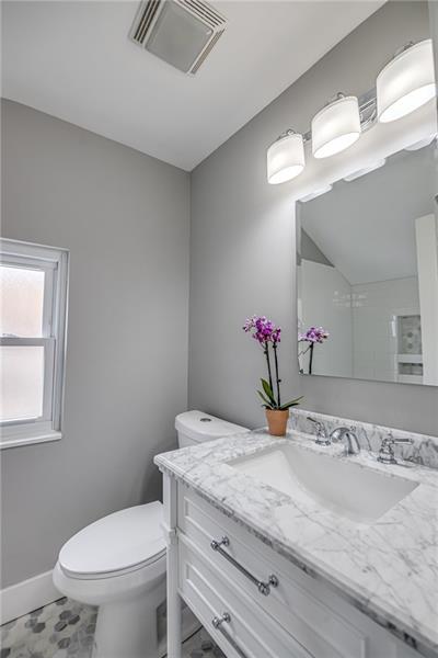 113 Spring Grove Road Pittsburgh, PA 15235 - Photo 10 of 19 Gallery Image 10