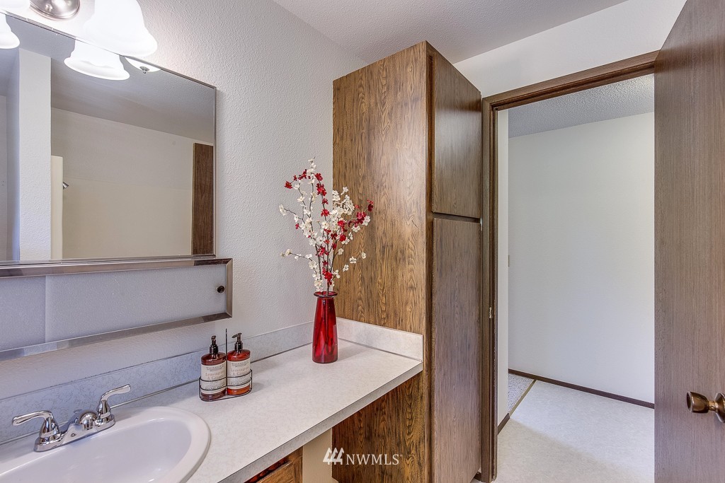 3506 Pine Road Northeast Bremerton, WA 98310 - Photo 16 of 21 Gallery Image 16