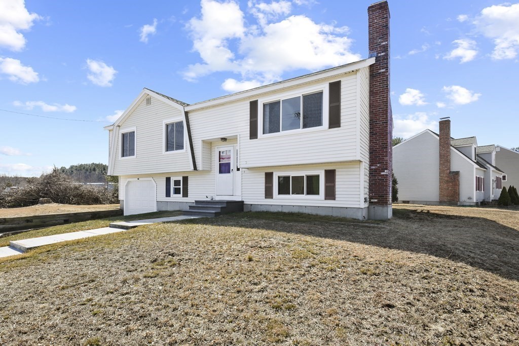 3 Willow Road Ayer, MA 01432 - Photo 2 of 21 Gallery Image 2