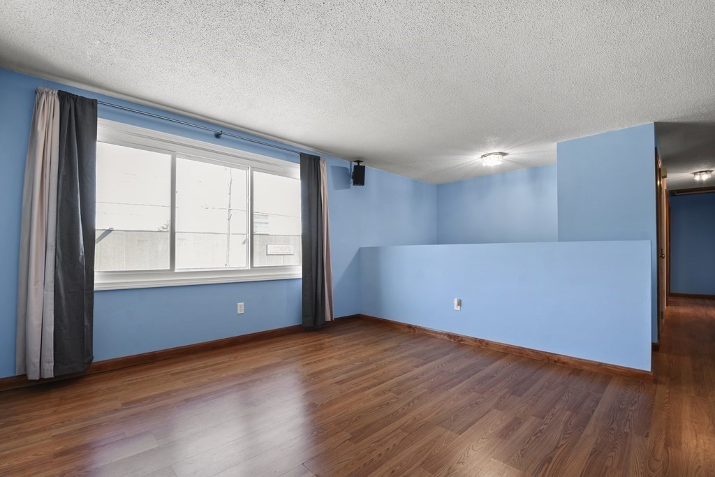 3 Willow Road Ayer, MA 01432 - Photo 6 of 21 Gallery Image 6