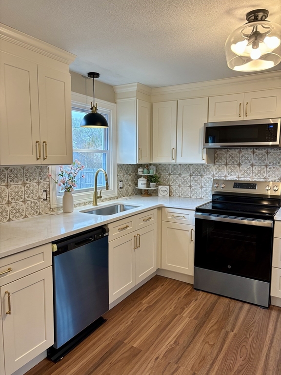 34 Flora Street Springfield, MA 01129 - Photo 14 of 32