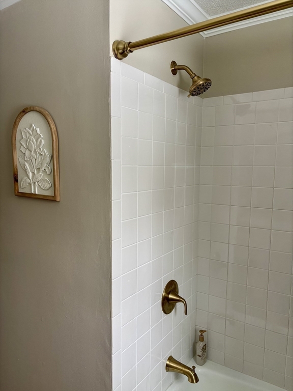 34 Flora Street Springfield, MA 01129 - Photo 18 of 32