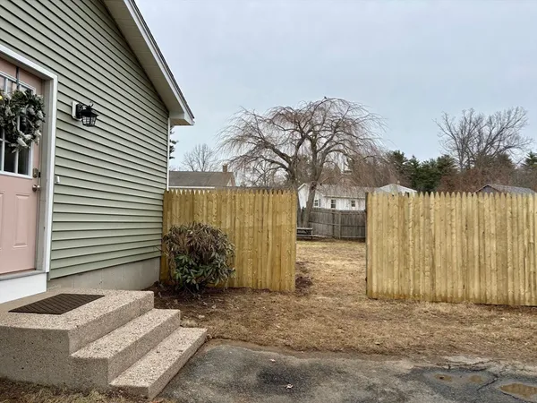 $349,900 | 34 Flora Street, Springfield, MA 01129