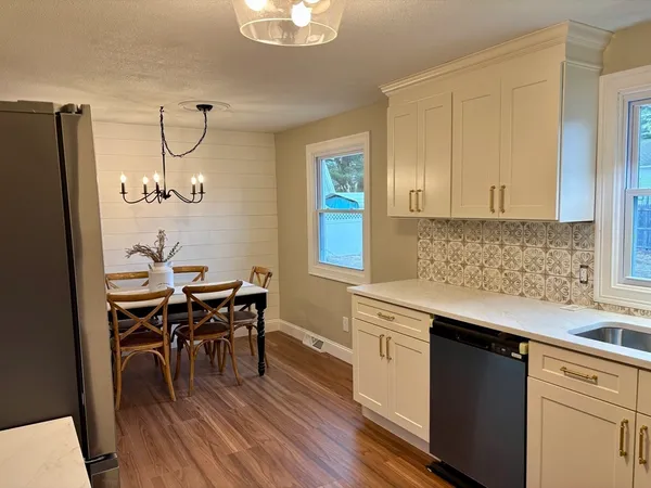 $349,900 | 34 Flora Street, Springfield, MA 01129