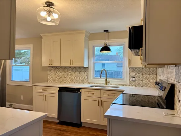 $349,900 | 34 Flora Street, Springfield, MA 01129