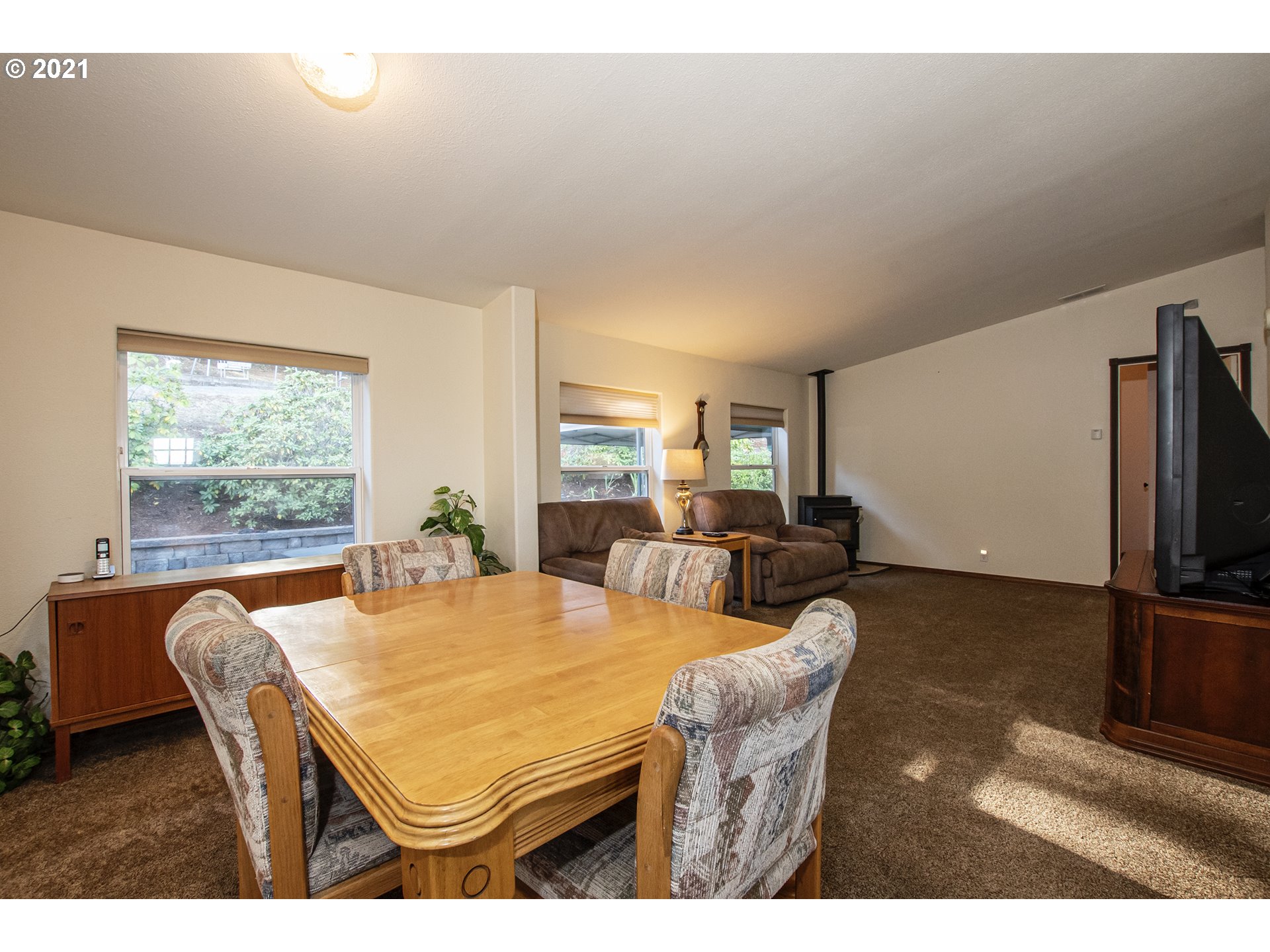 83262 Mickelson Road Creswell, OR 97426 - Photo 8 of 24 Gallery Image 8