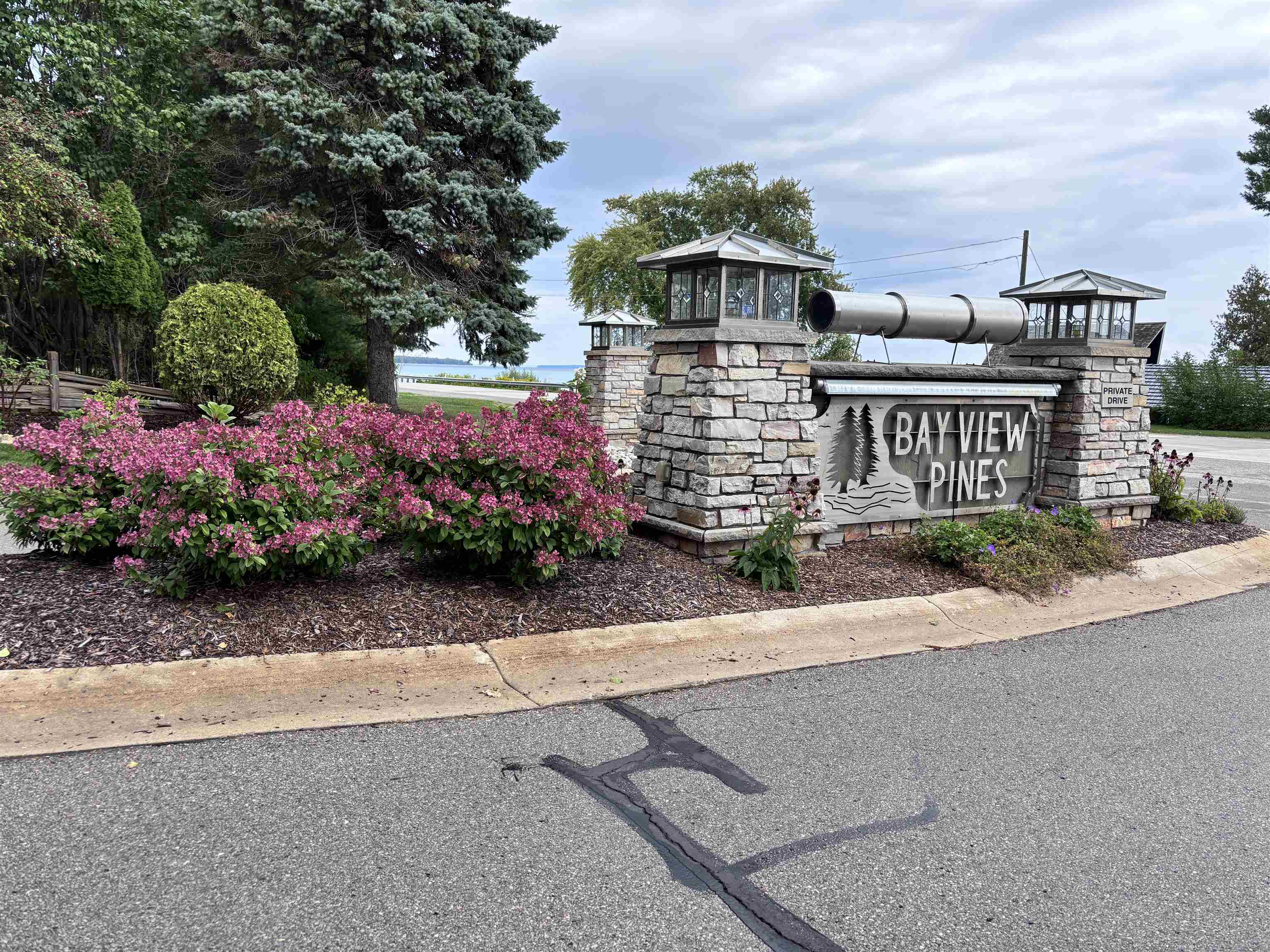 34 East Anchor Way Suttons Bay, MI 49682 - Photo 8 of 20