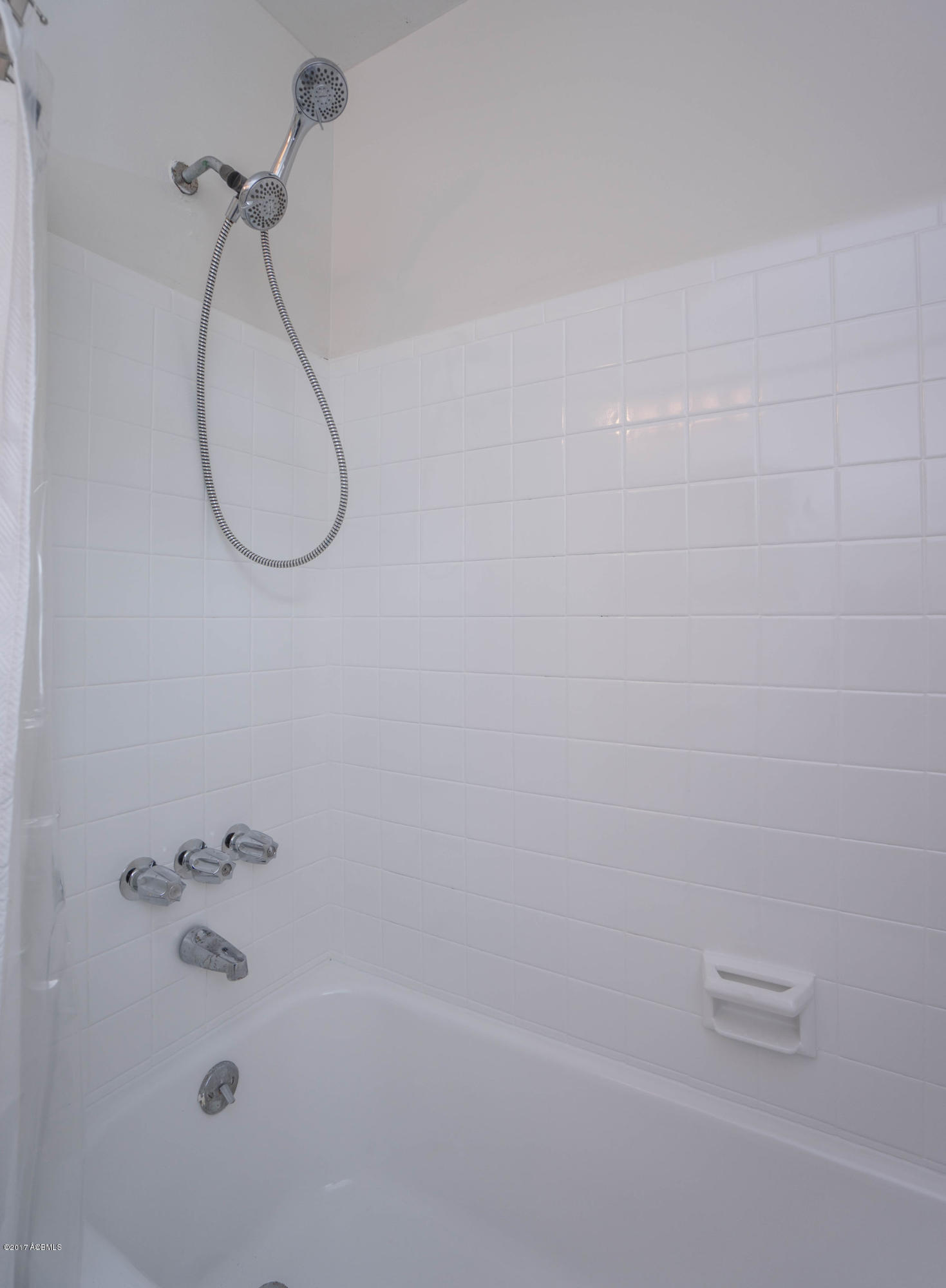 1114 Battery Creek Road Beaufort, SC 29902 - Photo 8 of 21 DSC04789-1