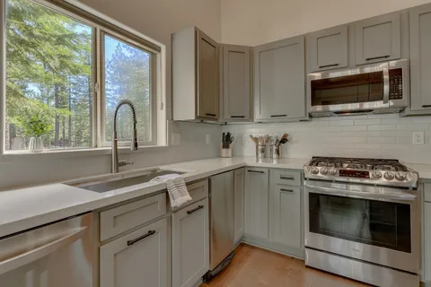 $1,385,000 | 14313 Hansel Avenue, Truckee, CA 96161