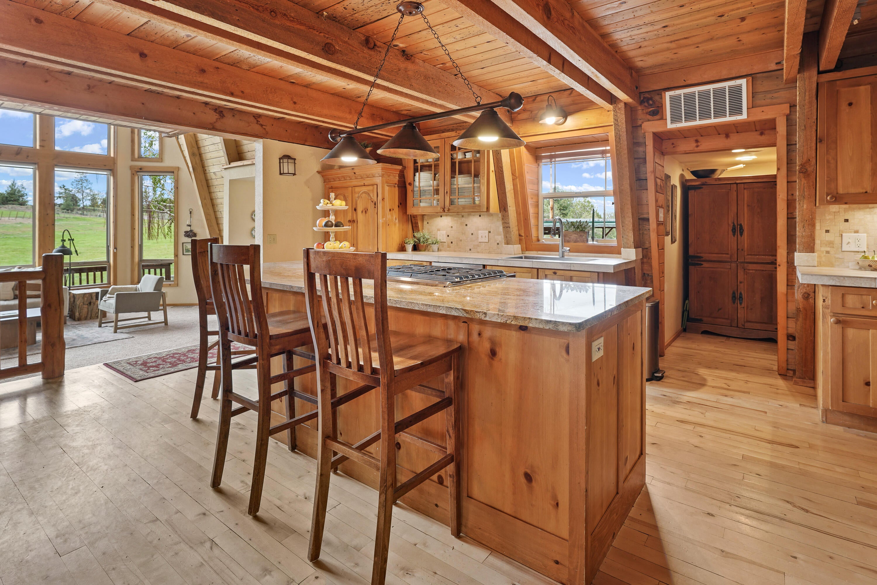 62760 Dixon Loop Bend, OR 97701 - Photo 18 of 69 17 kitchen