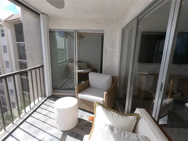 $179,900 | 3930 Inverrary Boulevard, Unit 604D, Lauderhill, FL 33319